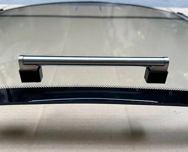Vitrina Refrigerada con Puerta - Furniture Hardware Display reseña y precio