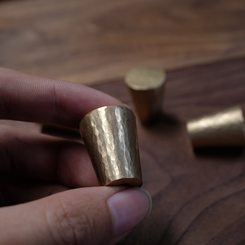 Tirador de un solo orificio de - Furniture Grade Hardware reseña y precio